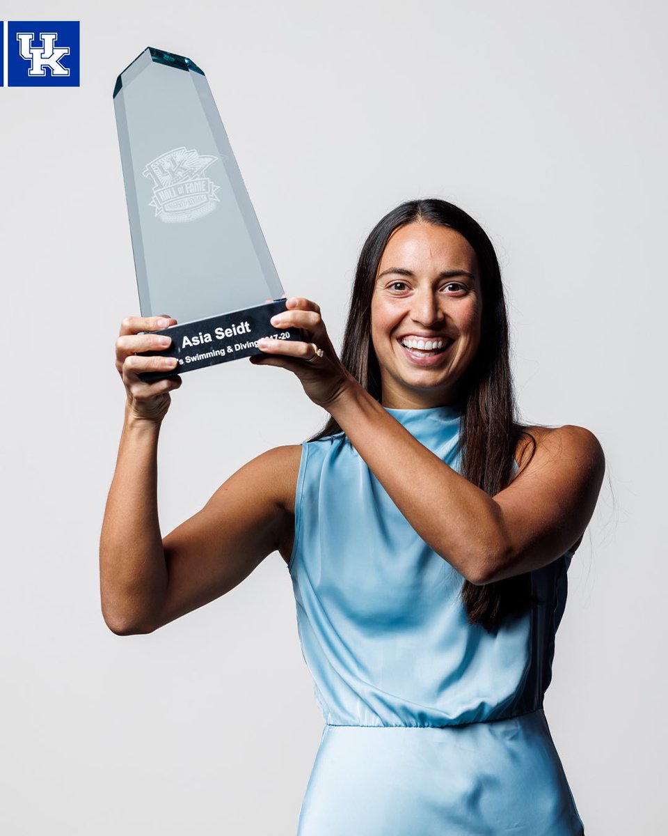 UKSwimDive's tweet photo. Asia = HALL OF FAMER!!! ⭐️

Congratulations to Asia, who was finally inducted into the UK Athletics Hall of Fame last night! Always great having a UK swim legend in town! 💙 https://t.co/17lA64ZMO1