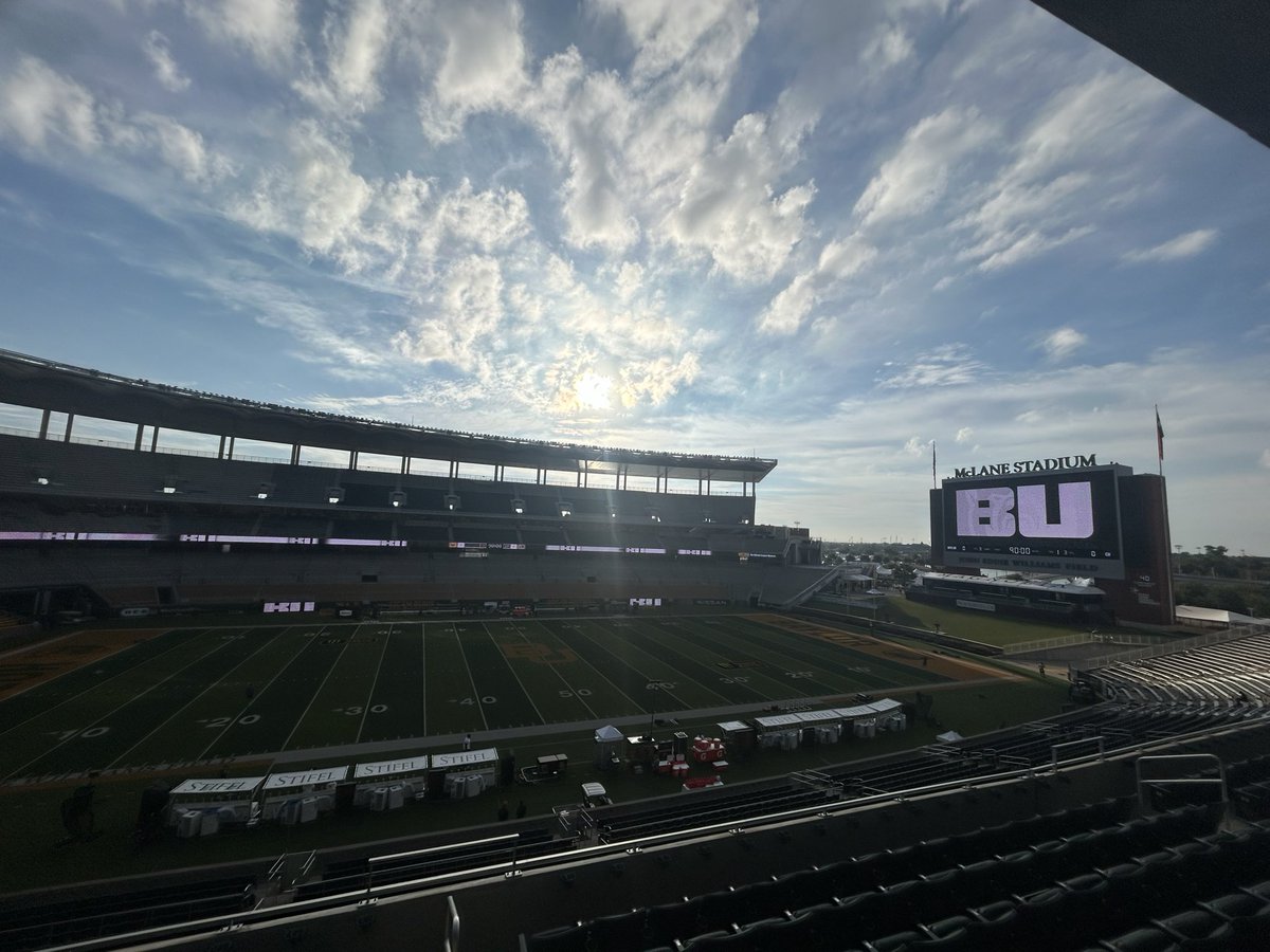 Hgrant24's tweet photo. 🐻 > 🦬 Gameday @BUFootball #SicEm https://t.co/oM2iP8X2SX