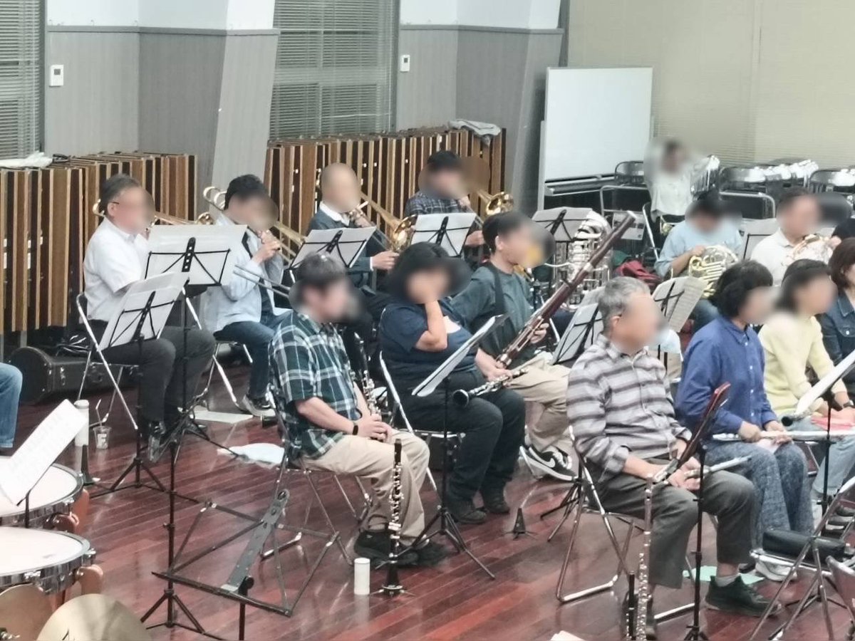 8ojiphil_info's tweet photo. 本番まで2週間❗️やっぱり人数多いなぁ笑　本日も全曲を濃厚に練習しました🔥画家マティスもかなりレベルアップしました💪松岡先生のご指導にも力が入ります❗️これはかなりのイイ本番になる予感がしてきました❗️10/11(日)です❗️皆さまぜひぜひお越し下さい♪ https://t.co/x4QPzKwKAP