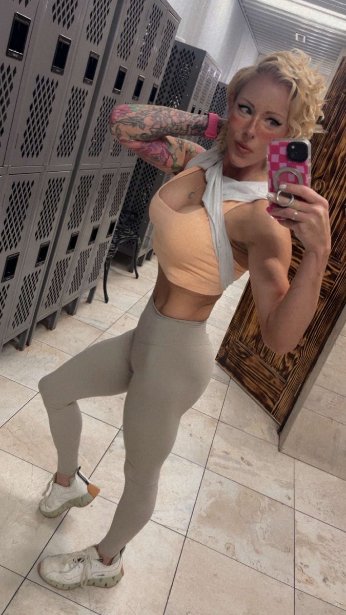 Pepper585pep's tweet photo. Only been hitting the gym for a couple months. Do you think it’s working? https://t.co/5cwbqswPOu