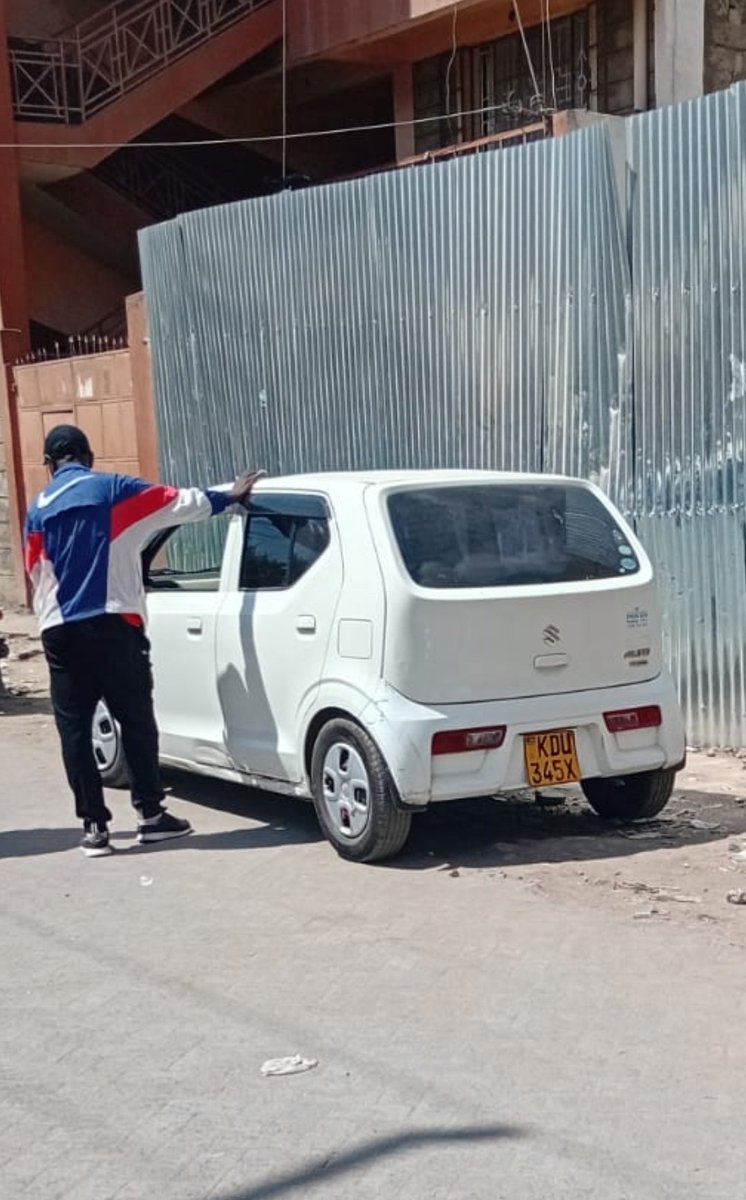 BonfaceSila14's tweet photo. @PoliceKE @DCI_Kenya HIT &amp; RUN BY MV KDU 345X. Traffic Buruburu &amp; Umoja 2 Area

The White MV hit MV KCU 706W along Moi Drive in Umoja 2 &amp; fled scene.

KCU 706W owner on way 2 report incident at Buruburu Police Station. 

KDU 345X should be reported if sighted.

Concerned Citizen. https://t.co/l7I2IA5m6u