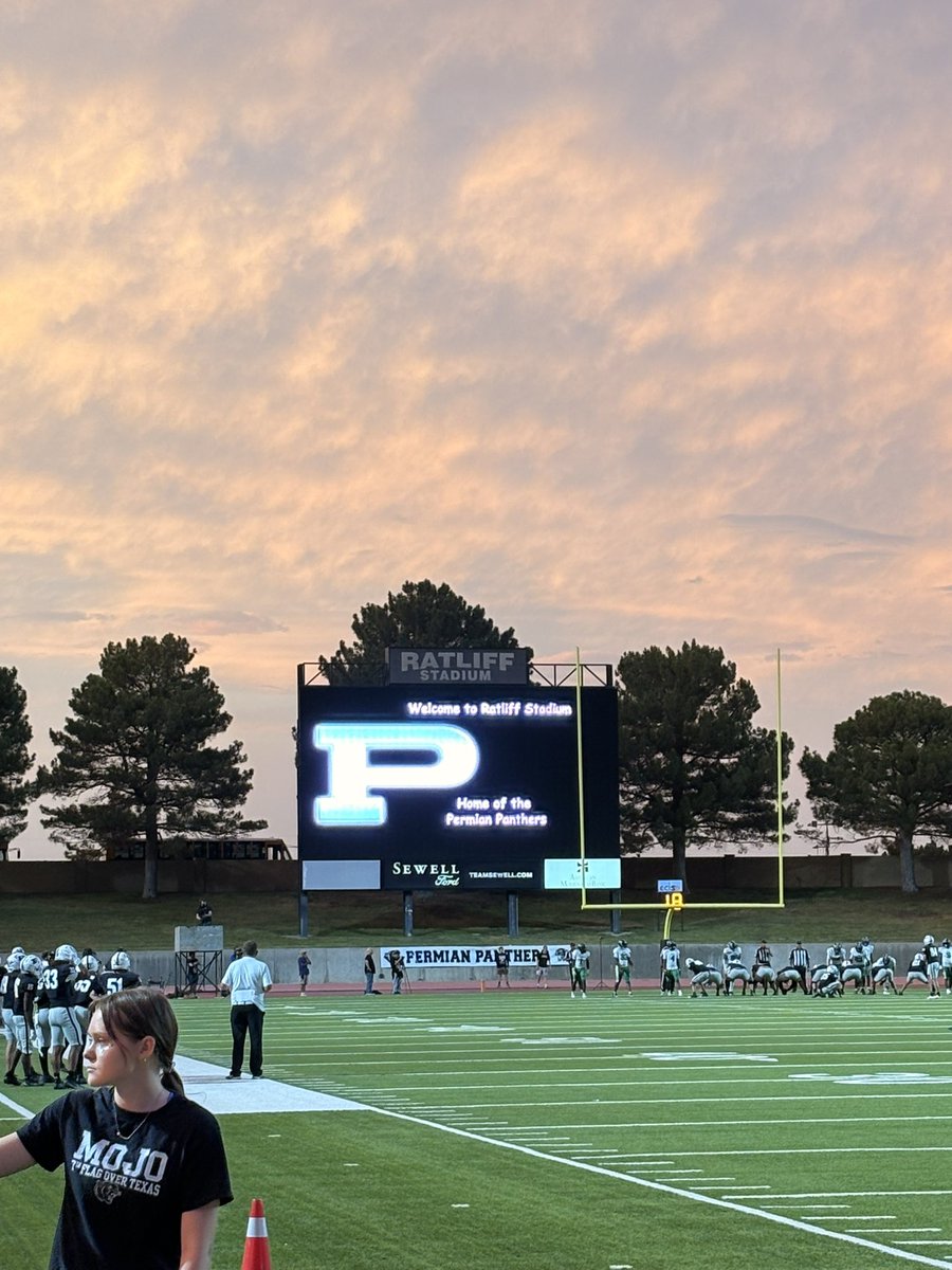 CoachSoftley's tweet photo. Great night in the Basin! #MaxOut

@UTPBVolleyball plays hard and will be a force in the @LoneStarConf. 

🎉 Teams of the Week 🎉

@MOJO_Football 5-0!
and
@midlandhighfb defeating a strong Harlingen team on Thursday! 
@Wesley_A_Torres @Coach_Fortune @OdessaPermian https://t.co/VFjwhxyE6k
