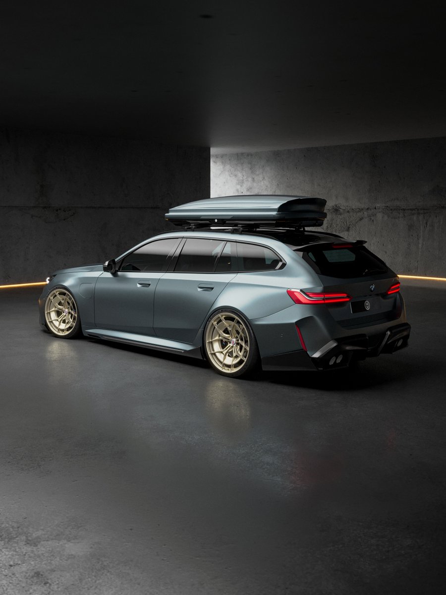 ApexDistrictX's tweet photo. BMW M5 Touring https://t.co/zZyUSVD5BJ