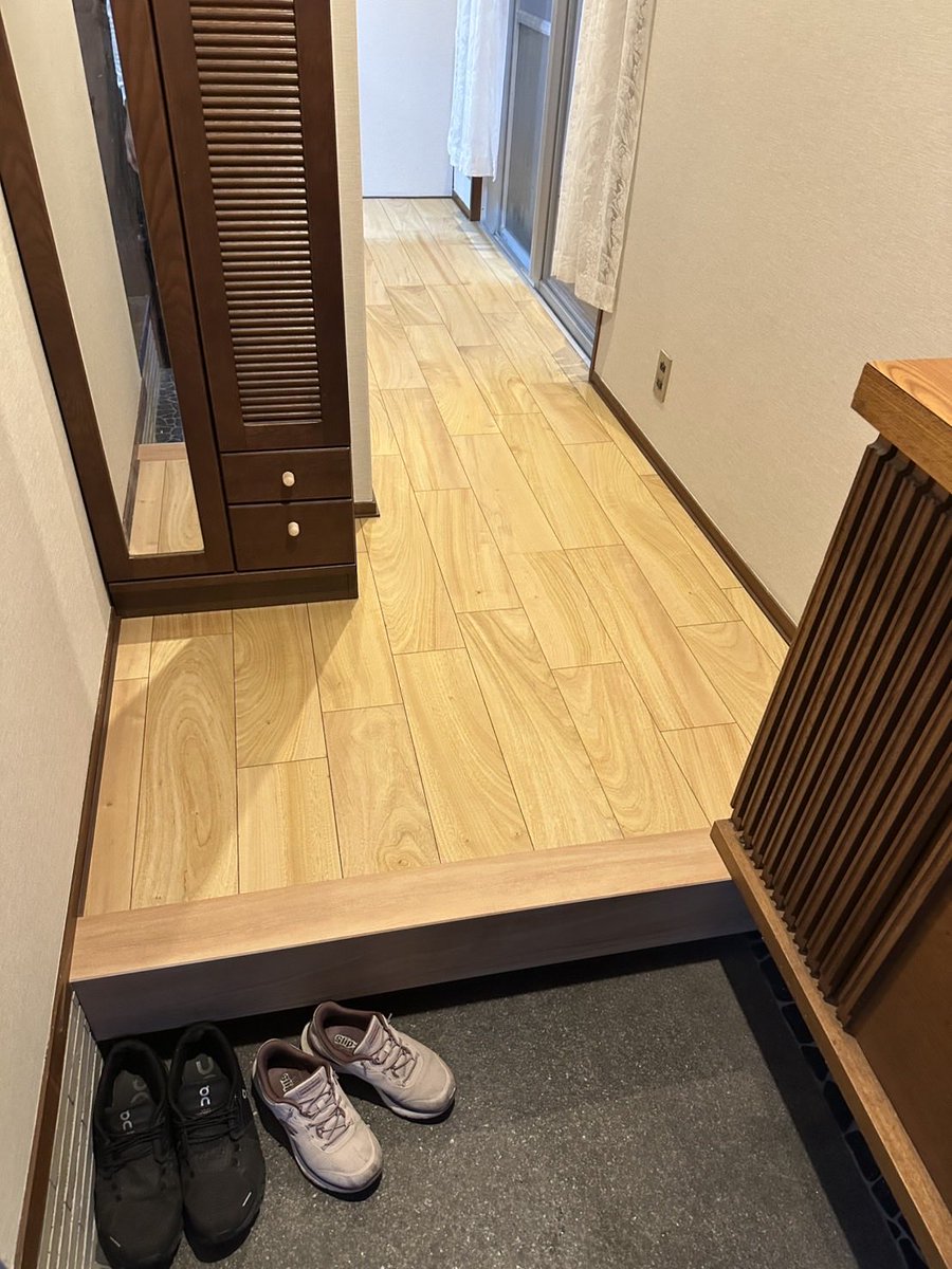 masaoka_pro's tweet photo. 画角が違って見にくいけど、フロアを新調すると雰囲気が一気に良くなる！ https://t.co/6gRdYf4rh9
