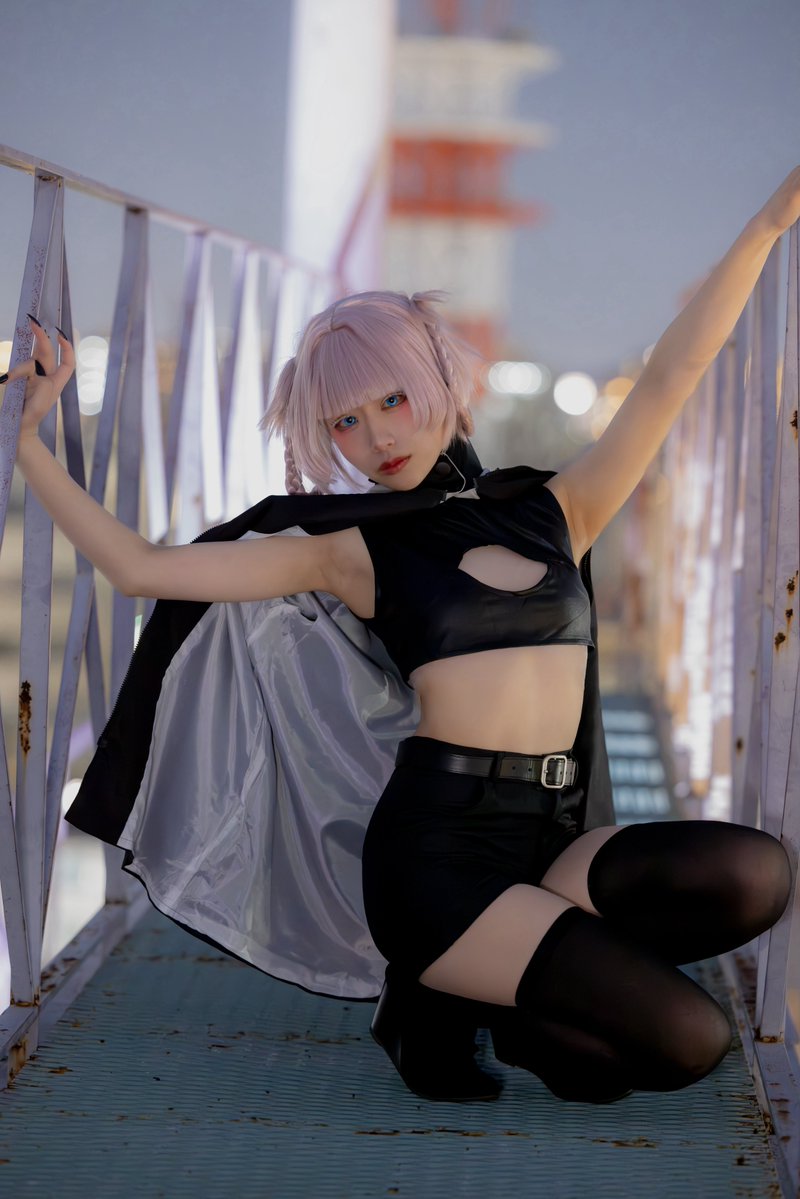 kurage_cos_'s tweet photo. あたしが教えてやるよ
  夜遊びってやつを。

よふかしのうた/七草ナズナ cos
📸@minato_kiryu 様 https://t.co/AS6NE4fUbF