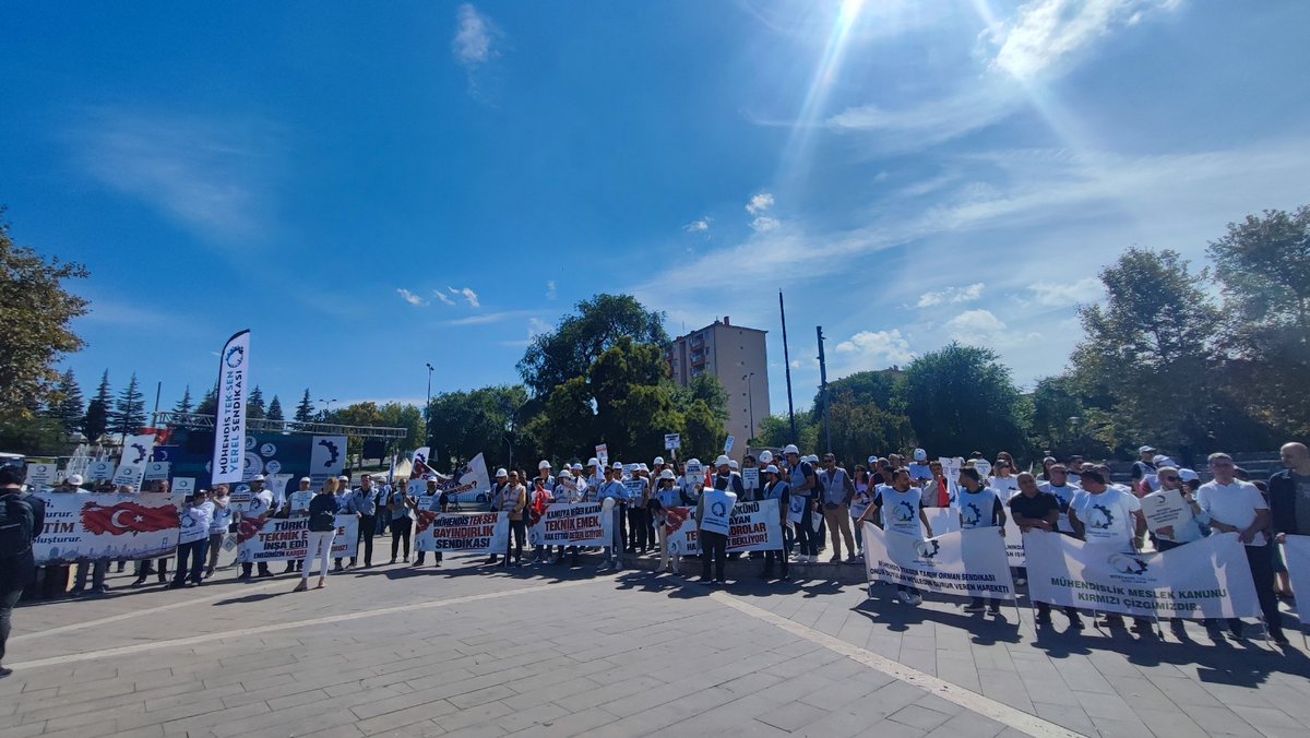 ibrahimbaduk's tweet photo. Haklarımız için Anıtpark'taydık. Sesimizi yükselttik. 
@MuhTekBayindir
@MuhTekSen_Konf https://t.co/RjAFzKlssT