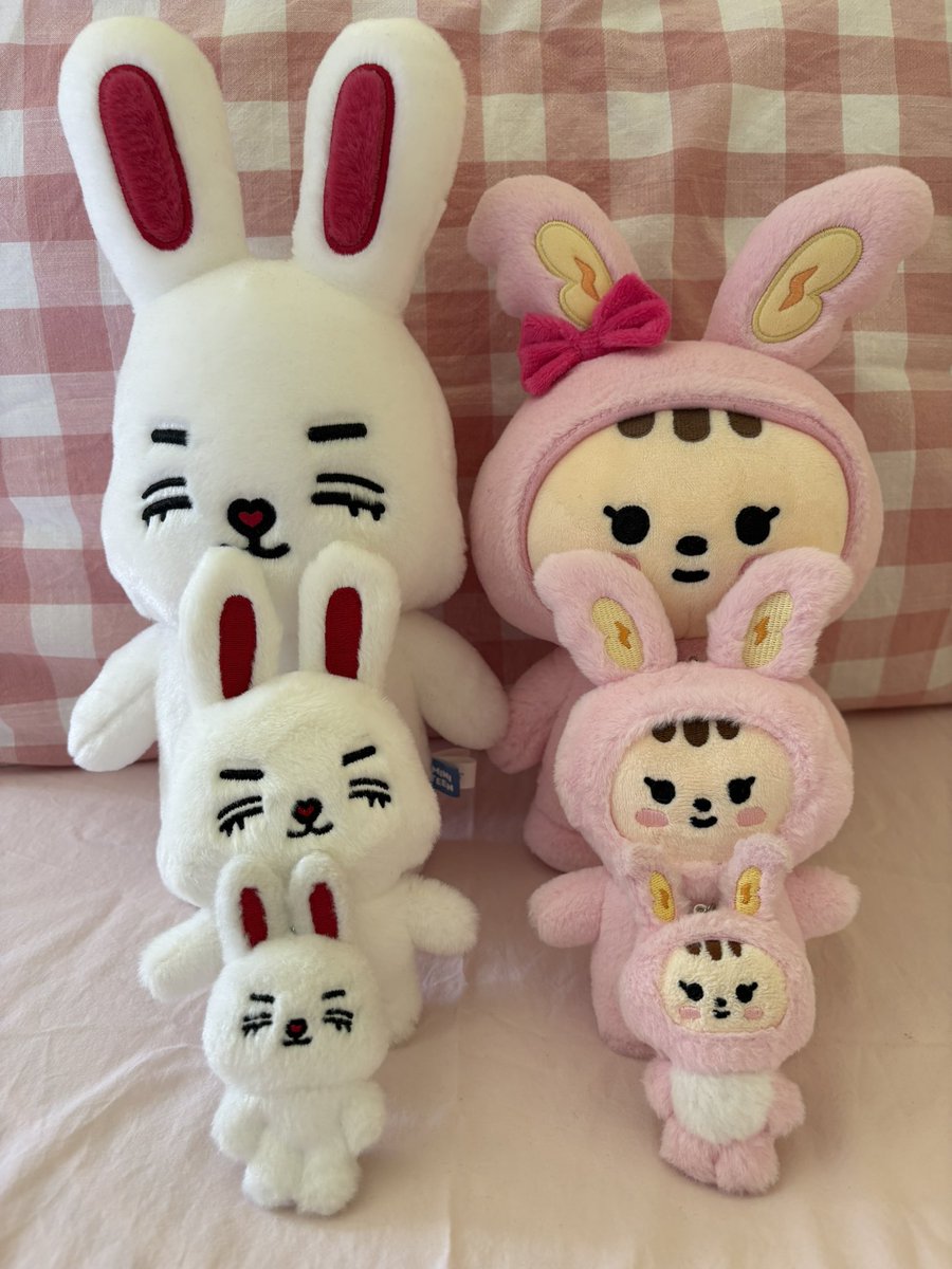 noniihae's tweet photo. a family ! https://t.co/gIQZChneHL