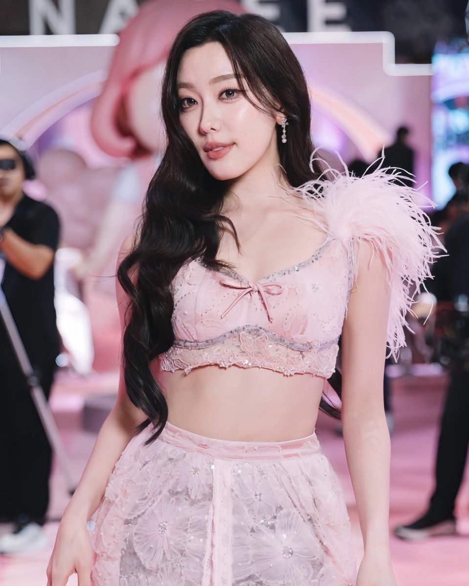 pandapoomjai's tweet photo. ถ้าวันนี้ไม่เห็นค่า                   กลับมาวันหน้าก็ได้นะ https://t.co/EuXaTQkBP9