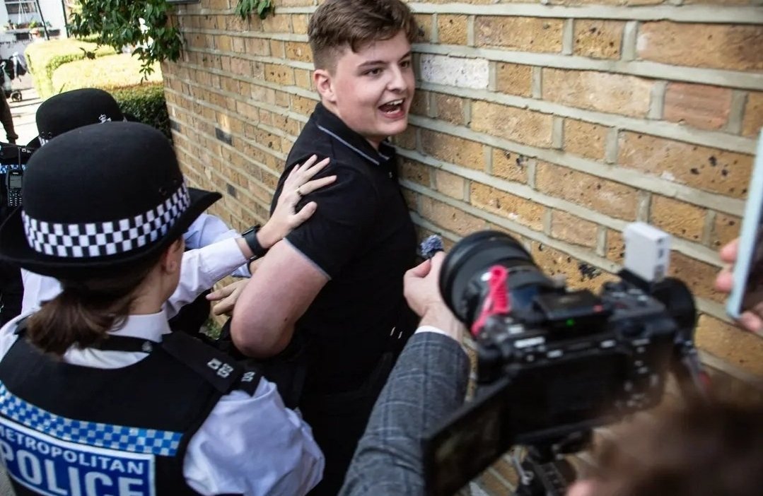 YoungBobRB's tweet photo. Young Bob 3, Stand Up to Racism 0.

We’ve just been released from Charing Cross Police Station with no further action, after not one member of Stand Up to Racism was willing to provide their details or give a statement.

I guess that’s what happens when you’ve been utterly embarrassed by Young Bob.

Let’s defeat Stand Up to Racism and Restore Britain.