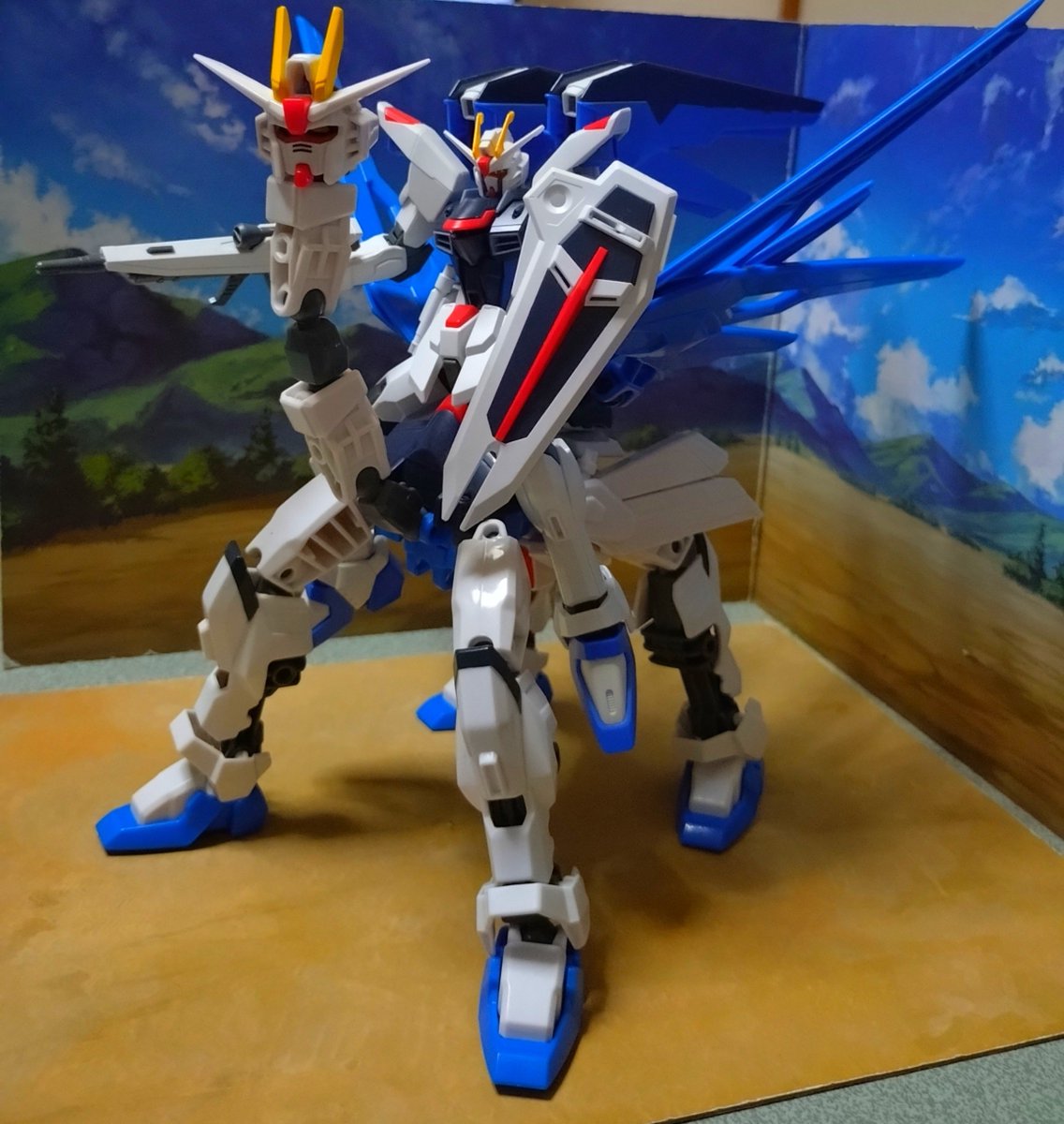 oqPpSH1ZhXLW4zA's tweet photo. ガンダムミキシマイズのフリーダムを２個買いしてミキシマイズした

「天馬フリーダム」
完成です👍️

笑いが止まらん、面白すぎる！
クオリティを省くことで代わりに色々と可能性のある商品になってますね🤣
#ガンダムミキシマイズ
#フリーダムガンダム https://t.co/zVbaaCd08a