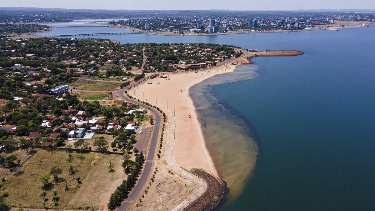 planbparaguay's tweet photo. Encarnación is one of Paraguay’s hidden gems. 🇵🇾✨

If I didn’t have commitments in Asunción, I’d pack my bags tomorrow.

Right across the river from Argentina, it feels like a little safe haven. Life slows down to zero, the noise literally disappears, and you feel like your living in another Era.

You still have everything you need, but without the pressure, traffic and constant rush of a bigger city.

For family life, deep focus or simply a quieter existence, Encarnación is hard to beat.