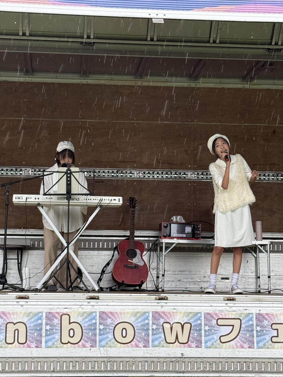 4mako1's tweet photo. Rainbowフェスタ、すごく楽しかったですー✨ ふたしずくの2人も雨を感じさせないステージでした‼️ イベント自体もすごくステキでした🍀
 #Rainbowフェスタ  #一宮 #雨 #歌うま #イベント  #ウルドくん https://t.co/ubDnMU187i
