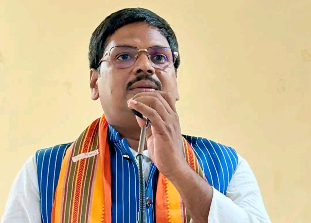 idrajaysingh's tweet photo. जिला कार्यालय पर आज जिला प्रभारी श्रीमान दिनेश मौर्या जी के प्रथम आगमन एवं परिचयात्मक बैठक में !
@mppchaudhary @idharampalsingh @dileeppatelbjp @Ashok_KashiBJP 
@BJP4UP @BJP4Mchhalishar https://t.co/71eiyoslTb