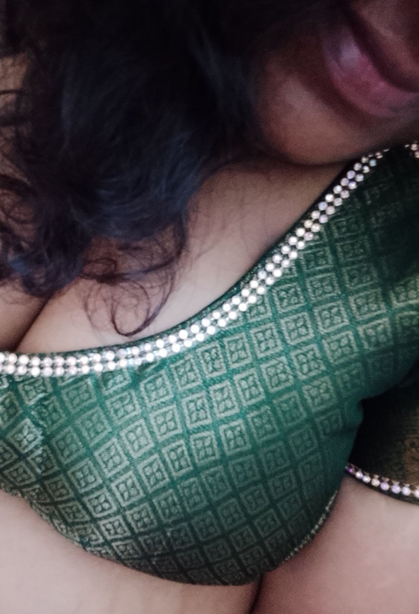 silukku_sumitha's tweet photo. Yaruku venum en palam 🍑 https://t.co/EImIQwU5tQ