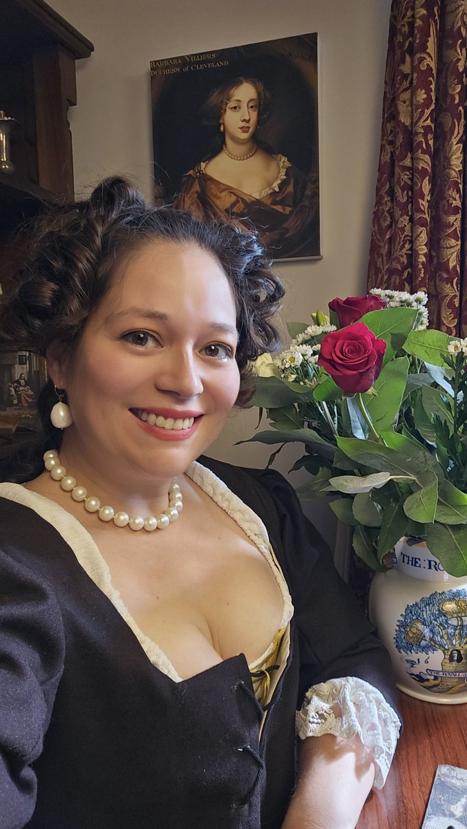 17thCenturyLady's tweet photo. See you in 10 minutes for #StuartSaturdayLive! https://t.co/O5vPsOlCX6