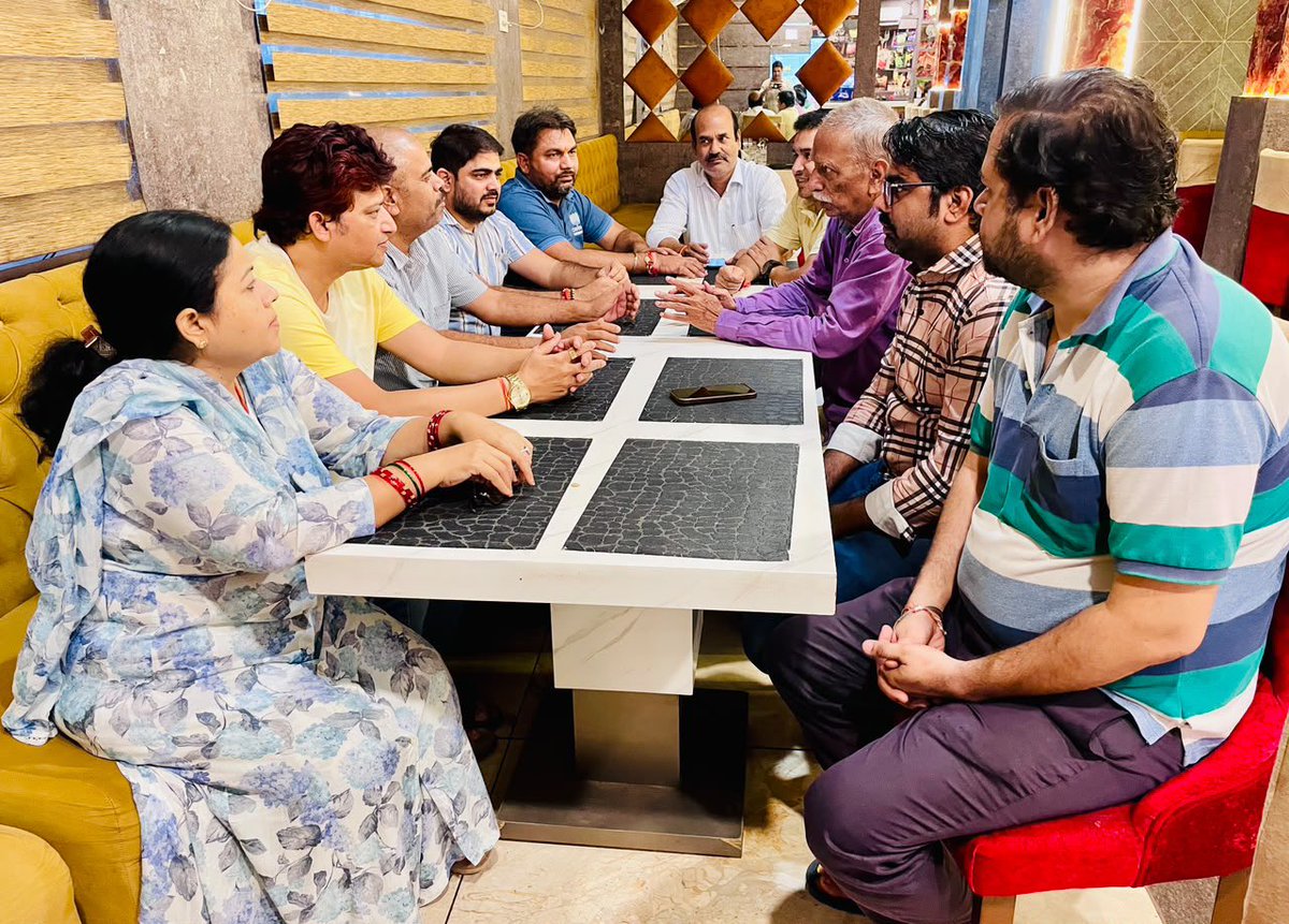 pankaj_114's tweet photo. 28, 29 &amp; 30 हड़ताल को सफल बनाने के लिए गहन मंथन बैठक। 
सभी बैंकर साथी आइये मिलकर अपनी जायज़ माँग के लिए हड़ताल में सामिल हो कर सफल बनाये।
#UFBUindia #aiboc_in https://t.co/0pSBBhxdlE