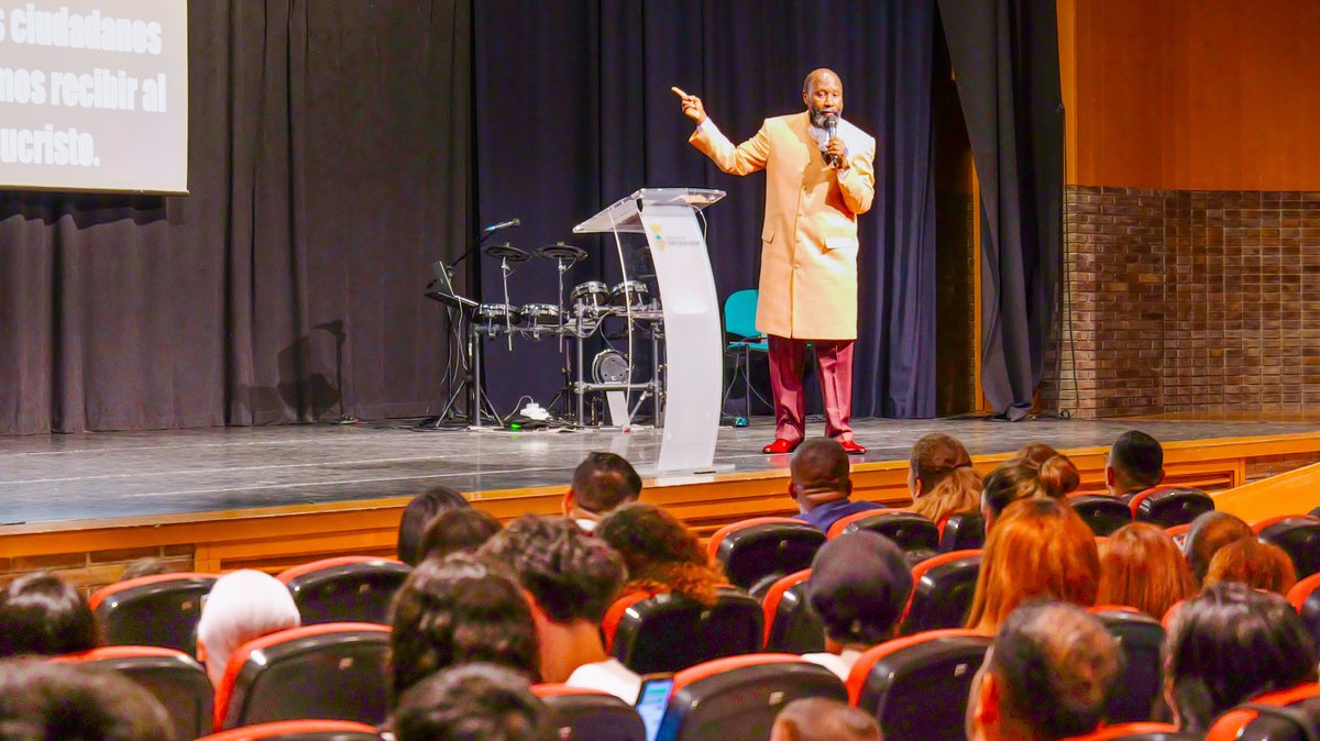 itsonly_Alooh's tweet photo. This is the moment for salvation because after this there will be no church. #WhyTheMessage https://t.co/jOpZmI8zMF
