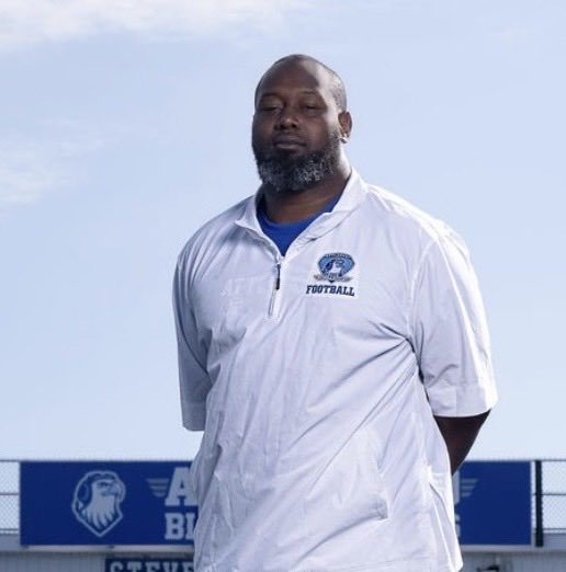 AboroAthletics's tweet photo. Congrats 🏈Coach Lamont Penn, first career win! 🙌 @AHS_Bluepride @HockomockSports @SunChronSports https://t.co/WMI364h4we