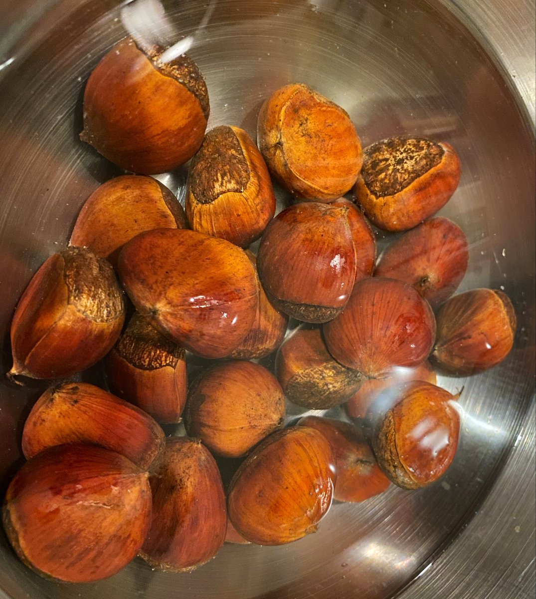 nosuke_0_'s tweet photo. 今年は渋皮煮に🌰🌰🌰 https://t.co/OBqpLZTVJ9