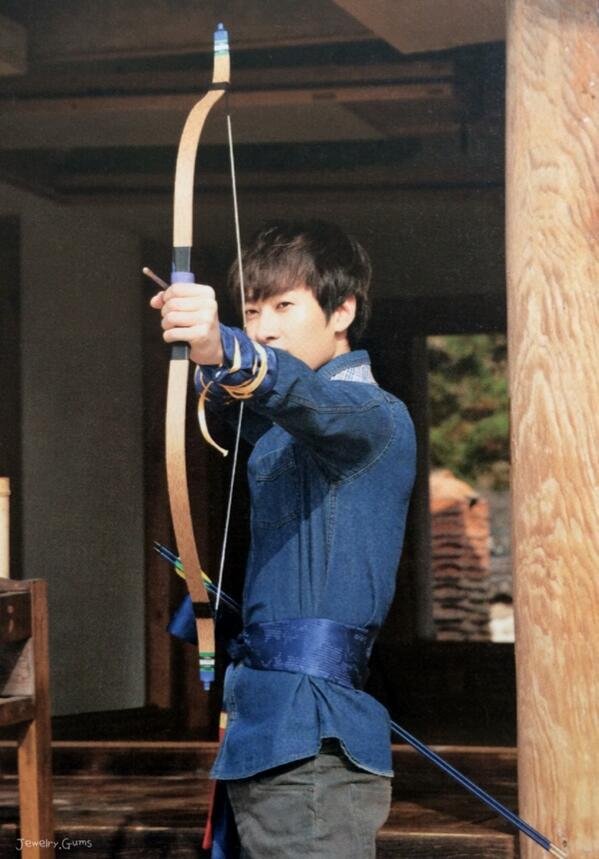 daltokki44's tweet photo. 각국 전통의상 입은 혁재 너무 좋음
+허리선 드러나는 옷 https://t.co/LUeEzZXEbW