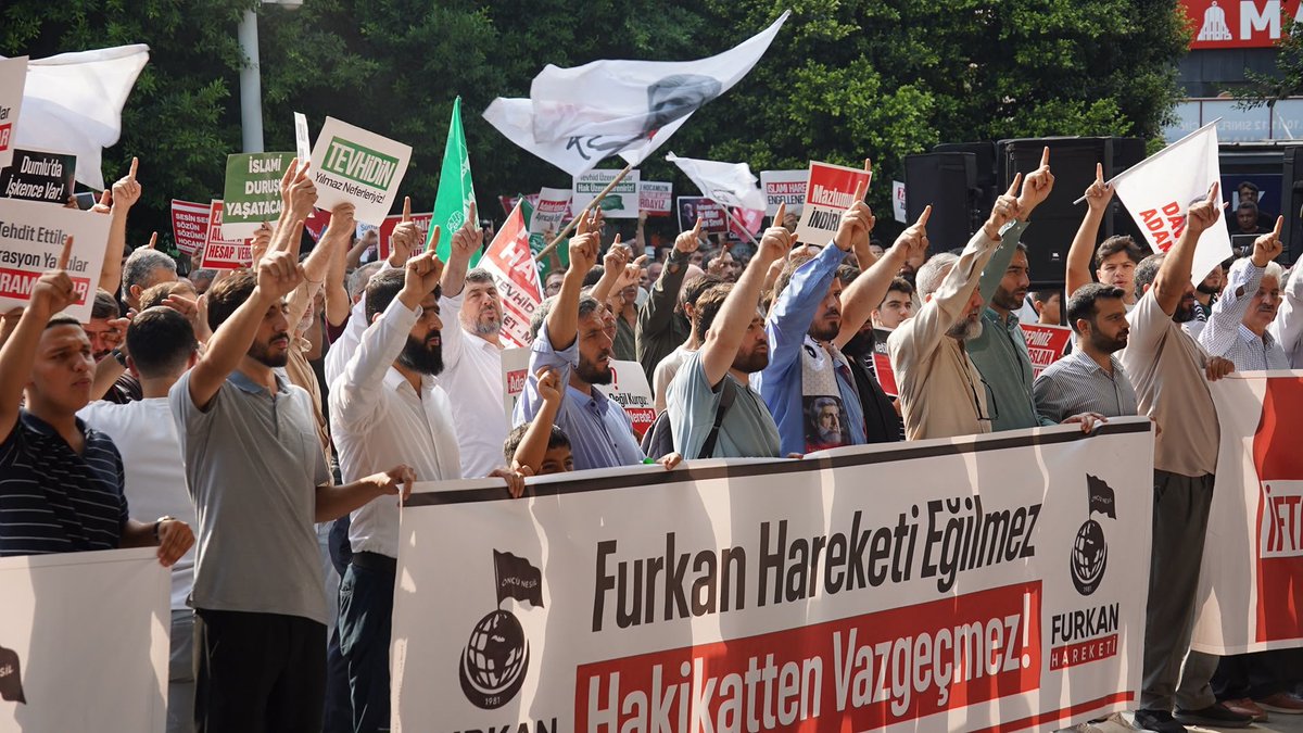 Zeynepavan27's tweet photo. 📢 Alparslan Hocamız özgür kalmalı!

#AdanaBasınAçıklaması
#KardeşlerimizeOzgürlük
SemraHocaya Ozgürlük
AlparslanHocaya Ozgürlük
ZulmeKarşı Meydanlardayız https://t.co/jzo552xxy8
