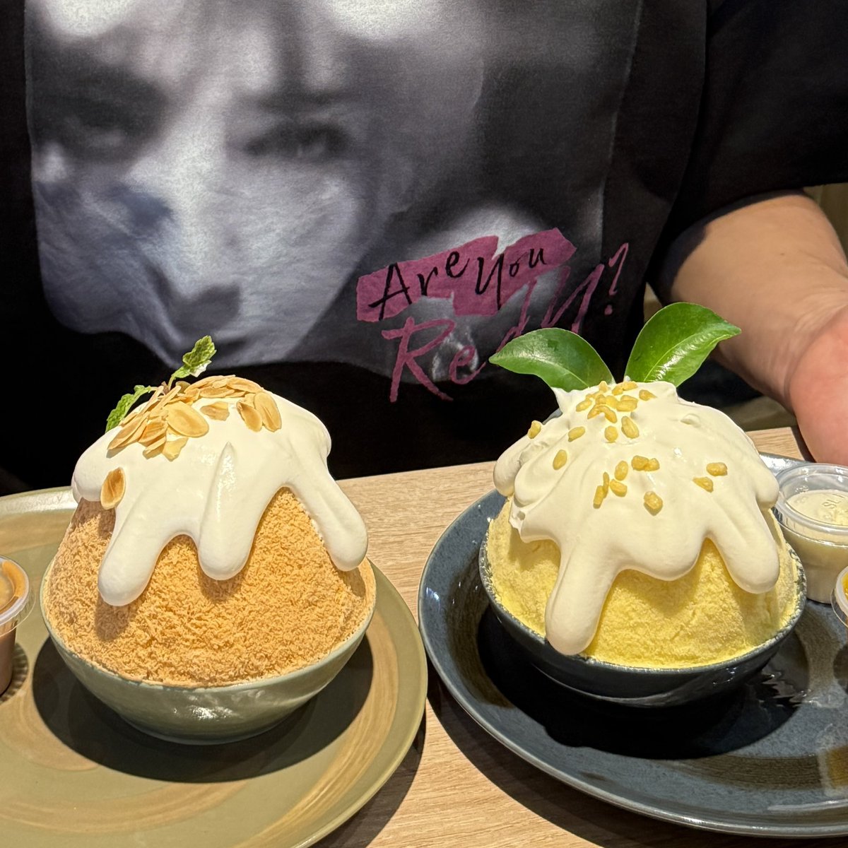 softcream_world's tweet photo. ライブ会場に向かう途中で中止になって、予定外の空き時間ができたので、Are You Red.Y?シャツとバッグのまま思いっきりバンコク満喫してきた！

同じ人もいっぱい見かけて、それはそれでなんか一体感があって、山田涼介様に会えなかったのは残念だったけど、アジアの夜は最高でした♪ https://t.co/5BagzdtGdt