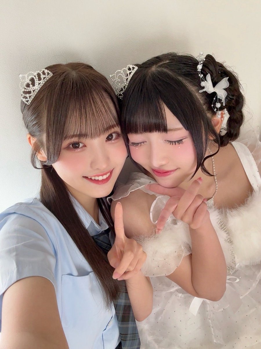 Kareai_nanasa's tweet photo. 1部ここゆ、2部なおちゃん誕生祭ありがとうございました🎂🍀🩵

2人のこだわりや想いが詰まってて、とっても素敵だった✨
可愛かった〜！！ドレス姿も美✨
準備お疲れさま🫶🏻
改めておめでとう🎂🎂ラブ❣️

みんなも一緒にお祝いしてくれて感謝♡

#可憐なアイボリー #カレアイ https://t.co/sY0SjuIgIt