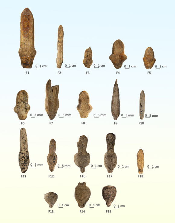 robertosaezm's tweet photo. 18 figurillas antropomórficas de marfil de mamut, de Mizyn (Ucrania), ~18 ka. 
Contienen grabados que no son inventados sino que siguen los patrones naturales del material. https://t.co/GP1OeZblfy