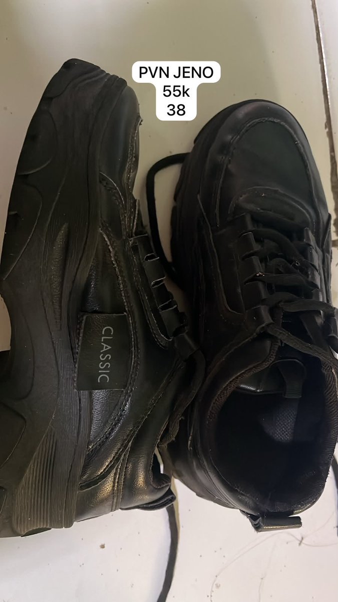 libryau's tweet photo. wts/preloved baju
lokasi jogja

dress pantai, fairy, y2k, catok, curly, peri, sepatu hitam, jaket gunung, carumby, pvn, nvmee, pastel https://t.co/LVVy6fJZ52