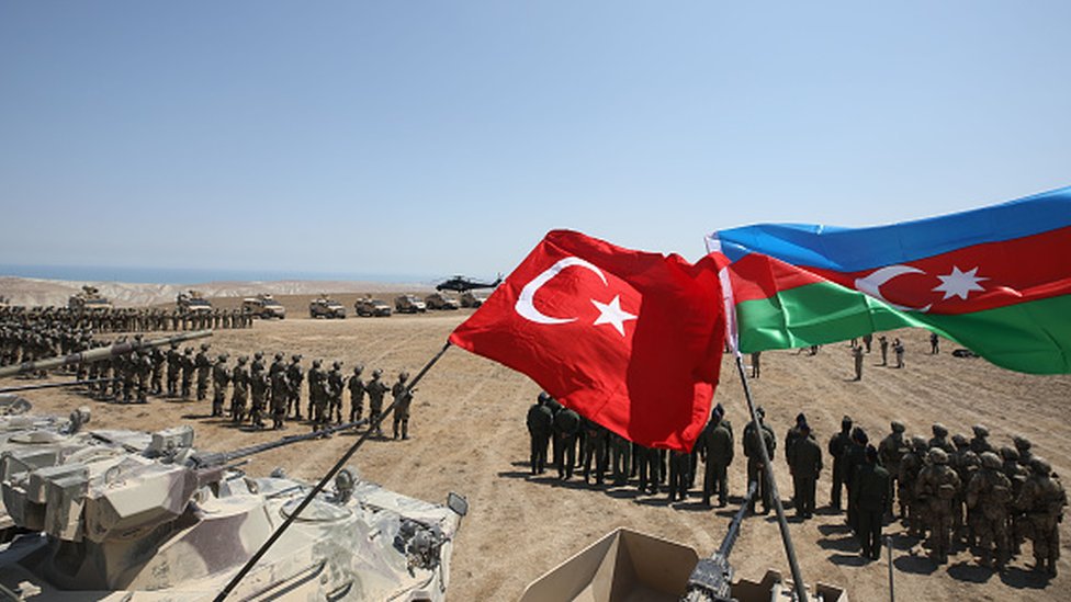 HorasaniTurki's tweet photo. Azerbaycan Türkleri genetik olarak da kültürel olarak da dil olarak da Anadolu Türklerinin en yakın gardaşıdır.

Azerbaycan Türklerine düşmanlık, Türklüğe düşmanlıktır. 

Atatürk'ün dediği gibi Azerbaycan'ın sevinci bizim sevincimiz, kederi bizim kederimizdir. https://t.co/9sKI5qYdhL