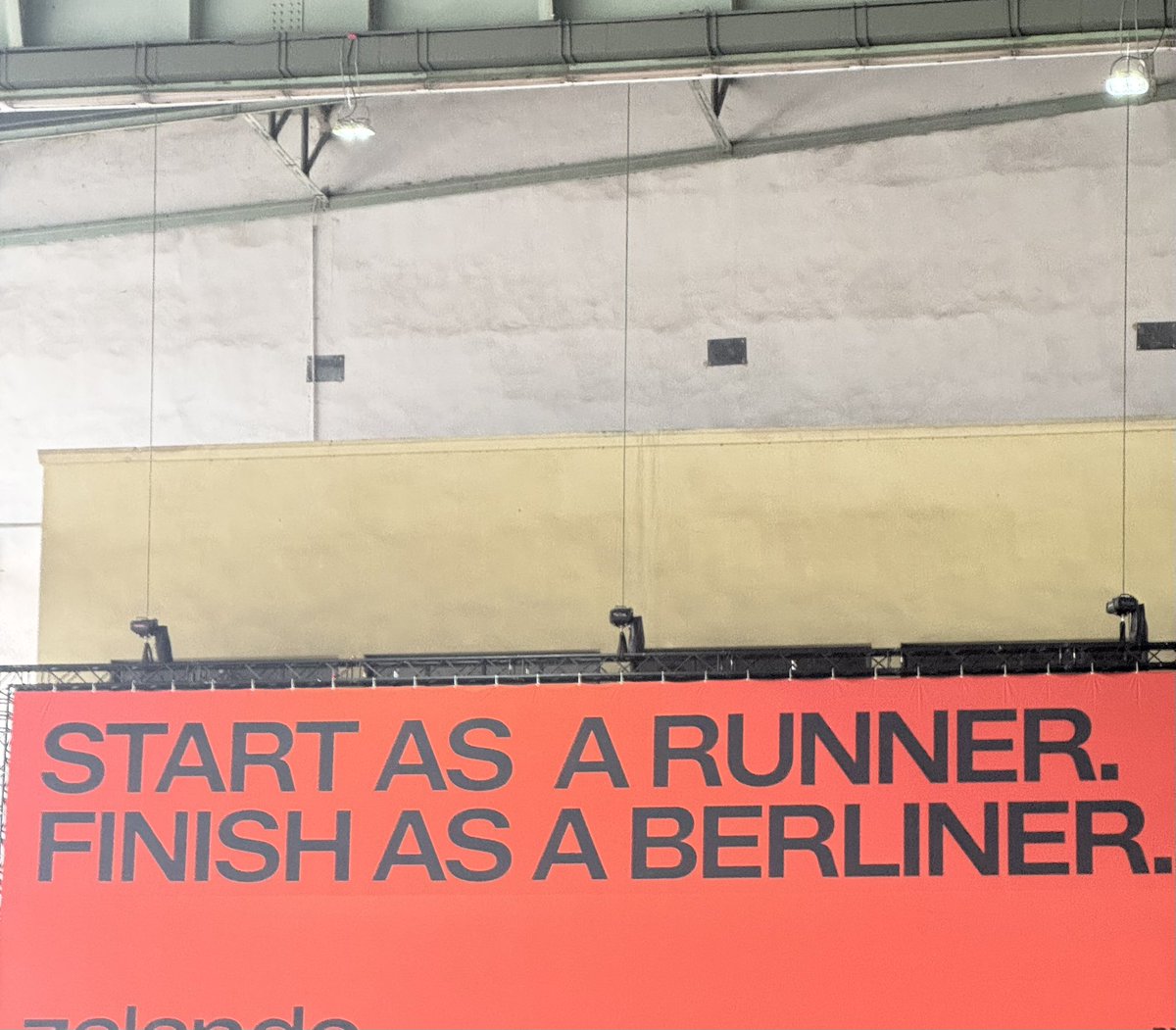 katiestorts's tweet photo. Berlin Marathon tomorrow 🇩🇪🤠 https://t.co/SdRrSdsz83