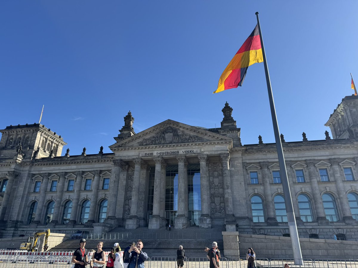 katiestorts's tweet photo. Berlin Marathon tomorrow 🇩🇪🤠 https://t.co/SdRrSdsz83
