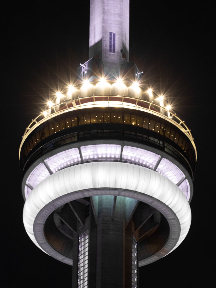 TourCNTower's tweet photo. Tonight the #CNTower will be lit white for Toronto Biennial of Art

Ce soir, la #TourCN sera illuminée en blanc pour la Biennale d'art de Toronto https://t.co/ZFnPRd8zzE
