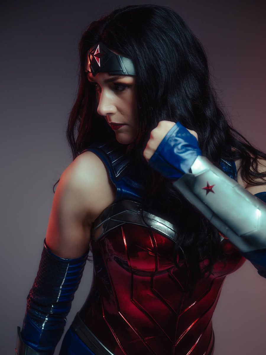 absolutecosplay's tweet photo. Wonder Woman by Becky Cosplays / https://t.co/JFi5VJe7G4
Photos by Tay Bassi / https://t.co/AWcfxb9z0y

#dccomics #cosplay @GailSimone https://t.co/M1YIbeux6k