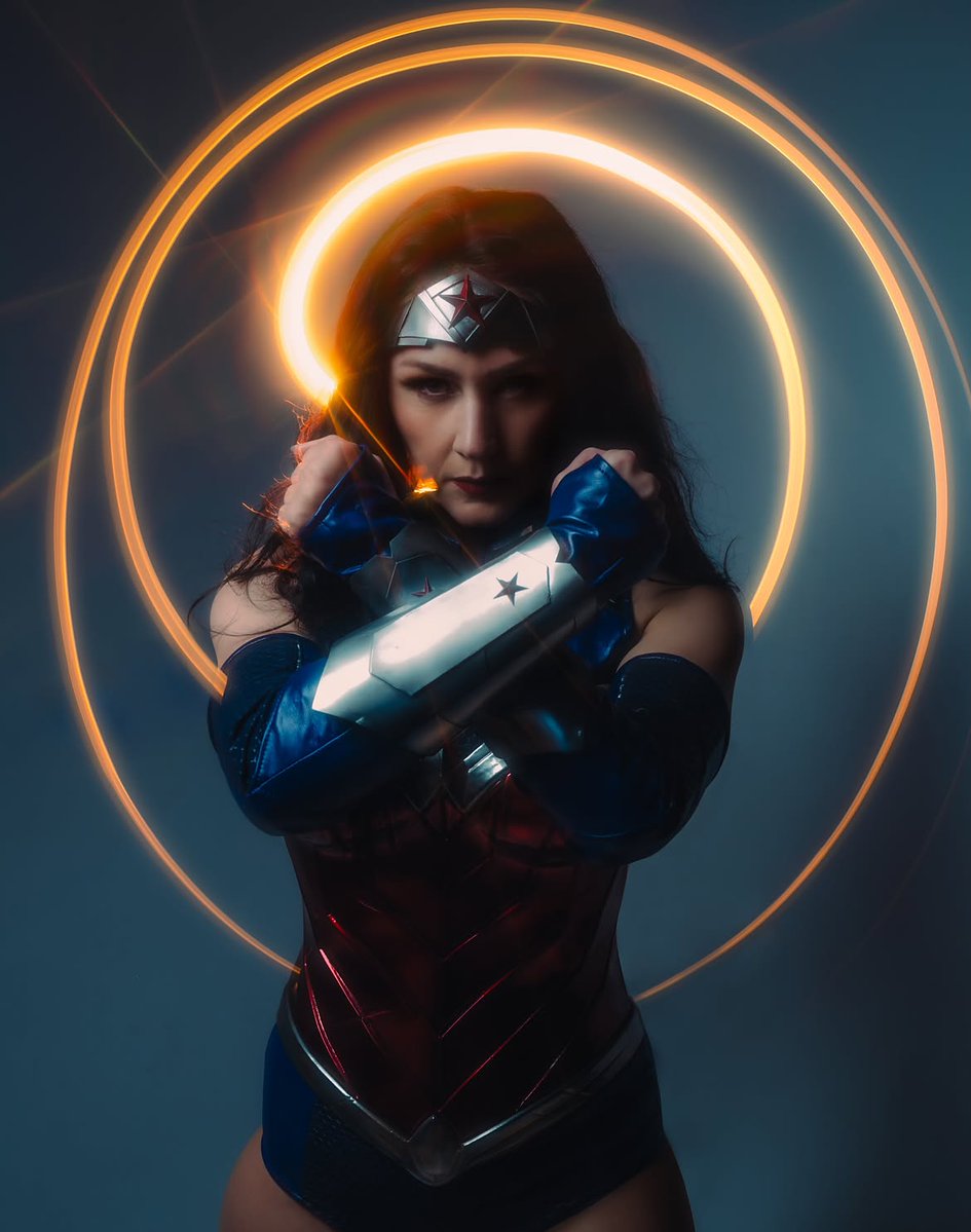 absolutecosplay's tweet photo. Wonder Woman by Becky Cosplays / https://t.co/JFi5VJe7G4
Photos by Tay Bassi / https://t.co/AWcfxb9z0y

#dccomics #cosplay @GailSimone https://t.co/M1YIbeux6k