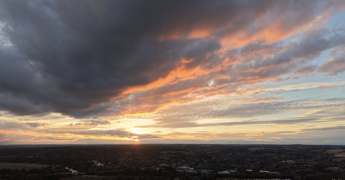 UKDroneClub's tweet photo. Another stunning sunset shot captured by one of our members. 👏
📷 by Nik469
📨 Remember, you can post your own images and see what other club members are up to on the Grey Arrows Drone Club discussion forum — link in profile!
#UKDroneClub #DroneScene #droneshot #dronesuk #dronephotography #Sunset