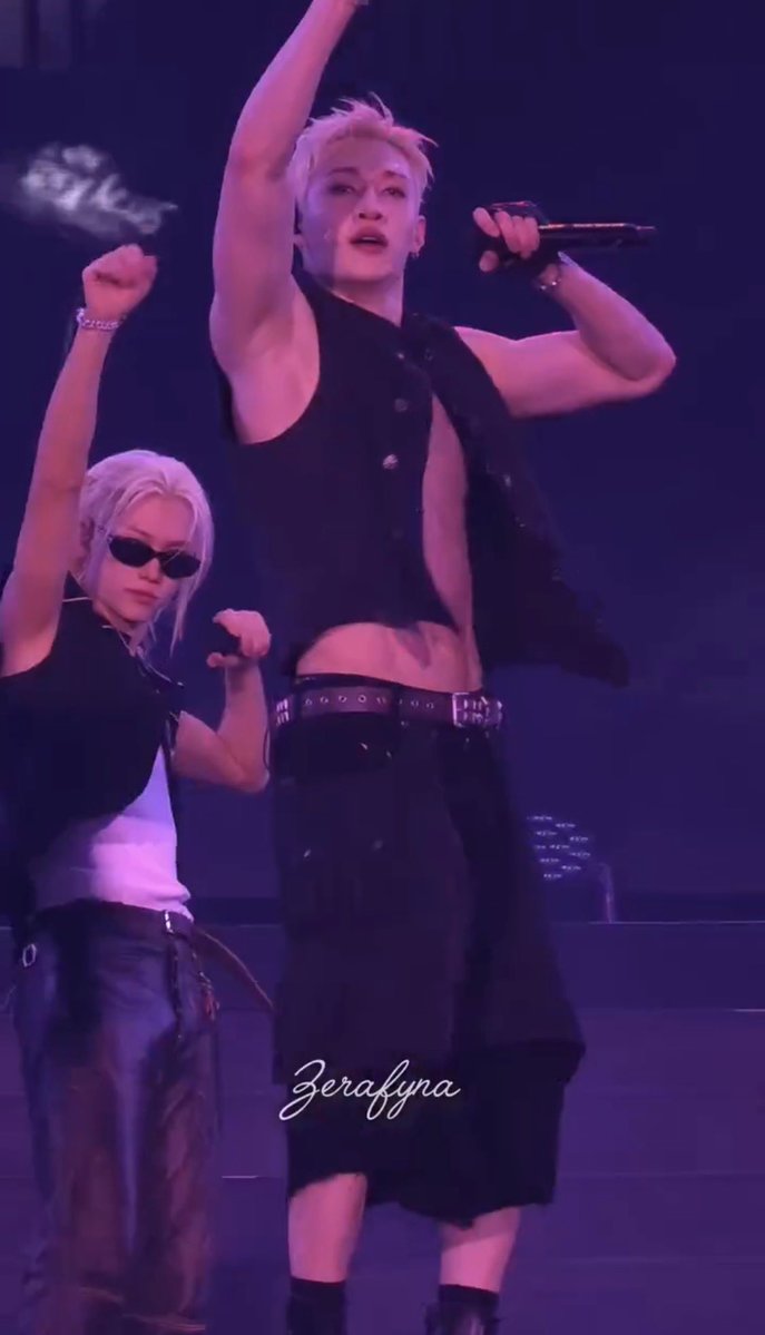 ardie_gnab's tweet photo. This &amp; That Chan will always make me weak 🫠🥵

#bangchan #straykids #StrayCityMéxico https://t.co/Kadp53eIpS