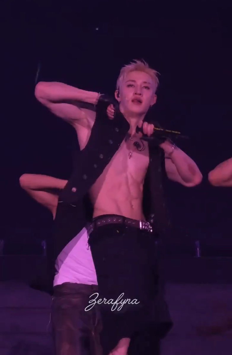 ardie_gnab's tweet photo. This &amp; That Chan will always make me weak 🫠🥵

#bangchan #straykids #StrayCityMéxico https://t.co/Kadp53eIpS