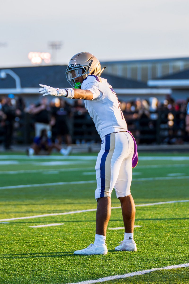 EliGroves__'s tweet photo. Mid Season Film 
2 Pbu (Field Corner)
5 solo tackles 
@LMHSCoachPorter @EPalmerJr  
@DerekBurnett13 @CoachWatson9 @Coach_Shugg @CoachBurns18 @FlashTanski @_Javian07 @report_kentucky https://t.co/eFyPbRxuWM