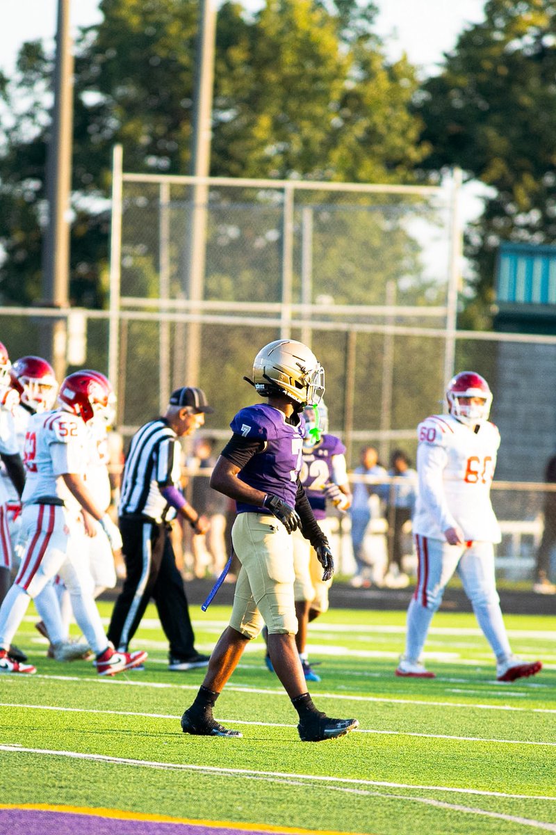 EliGroves__'s tweet photo. Mid Season Film 
2 Pbu (Field Corner)
5 solo tackles 
@LMHSCoachPorter @EPalmerJr  
@DerekBurnett13 @CoachWatson9 @Coach_Shugg @CoachBurns18 @FlashTanski @_Javian07 @report_kentucky https://t.co/eFyPbRxuWM