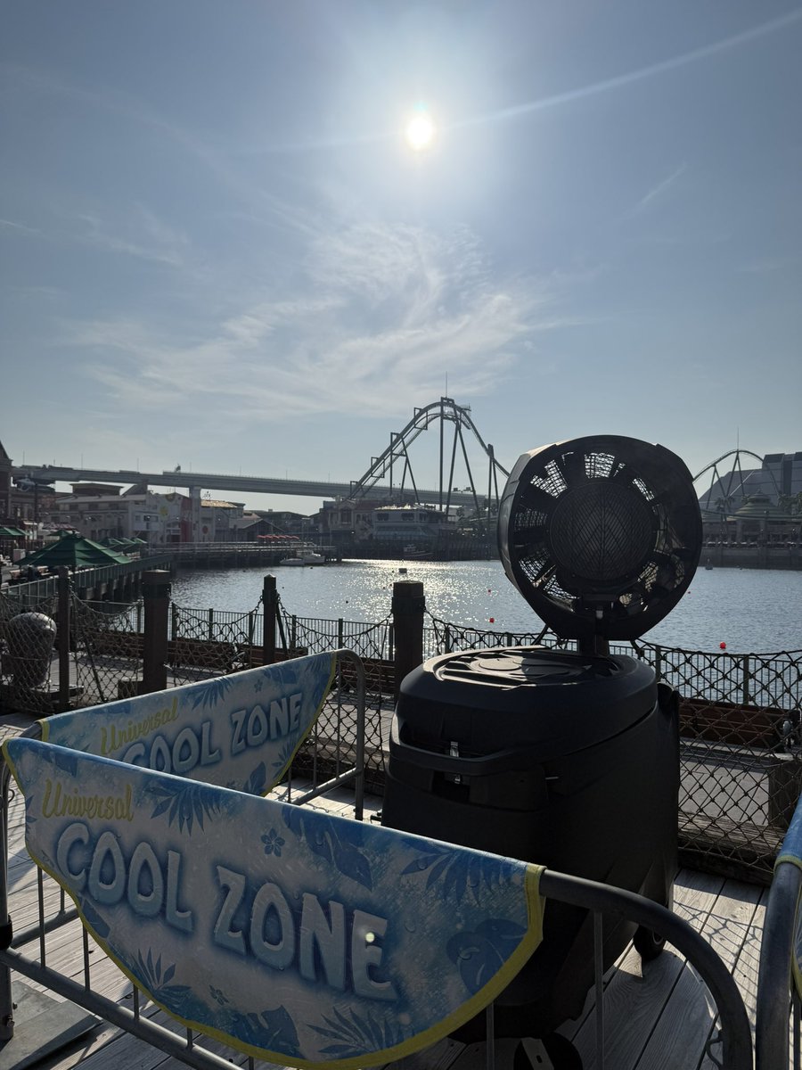 light8156's tweet photo. この時期にクールゾーンやミストに
お世話になるとは思わなかった💦

まだ残暑厳しいですね😥
日焼けしてしまいました😅

#USJファン https://t.co/3GvWjIlPuQ