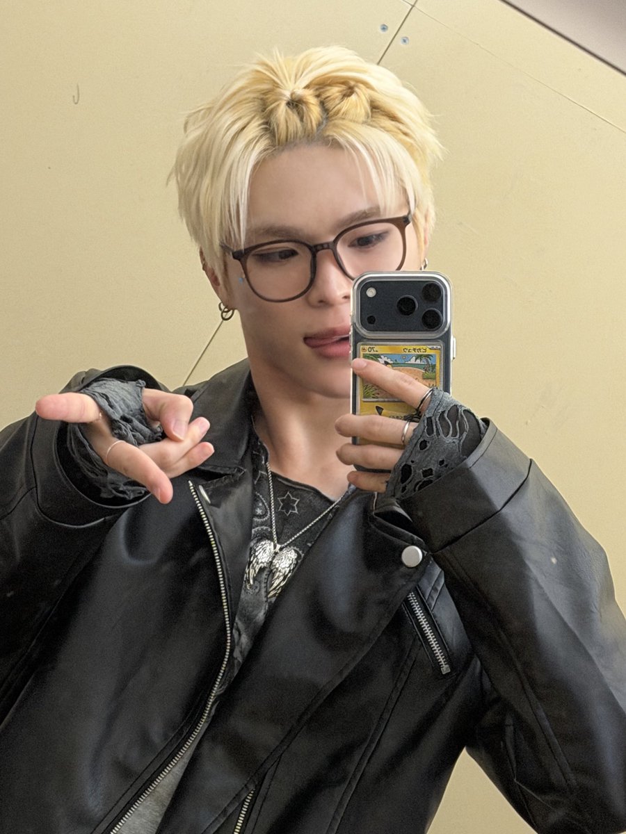 CMDM_official's tweet photo. [#노율]
나도 갸루해봤는데 어때?
#CMDM #씨엠디엠 #Noyul https://t.co/N2Lzgy9vgQ
