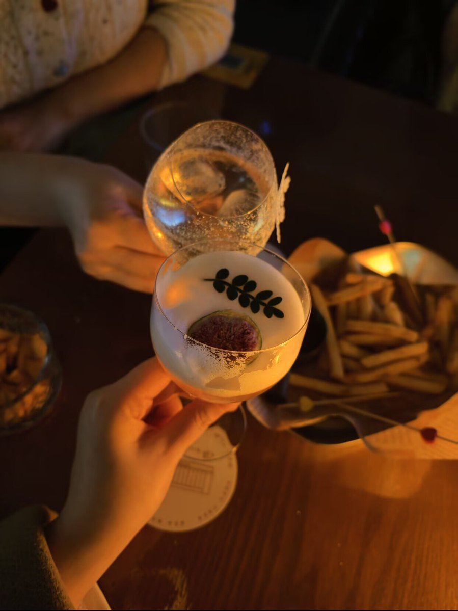 129tokitoki's tweet photo. 夜のひととき🥂カクテルでゆっくり癒される時間📷 
#カクテルタイム 
#ほろ酔い https://t.co/3OqwWIYOUK