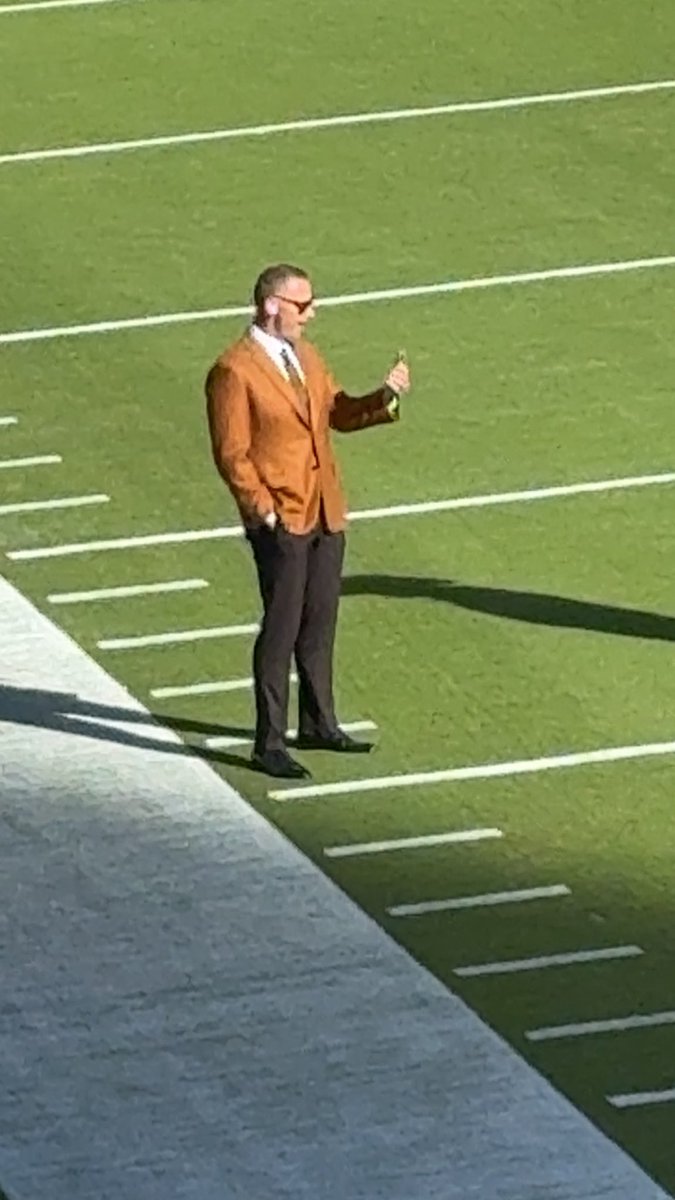 VolBandit4's tweet photo. Googling how to coach a road game. https://t.co/AbznMswRAd