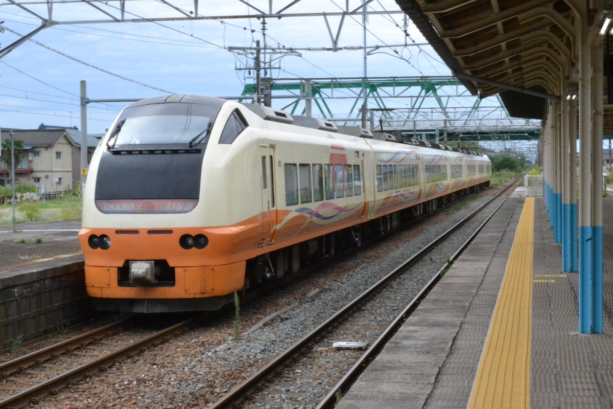 ujw2hp's tweet photo. 9/26 新発田駅
特急いなほ6号
#E653
#新発田
#撮り鉄 https://t.co/WZd8ufWu1q