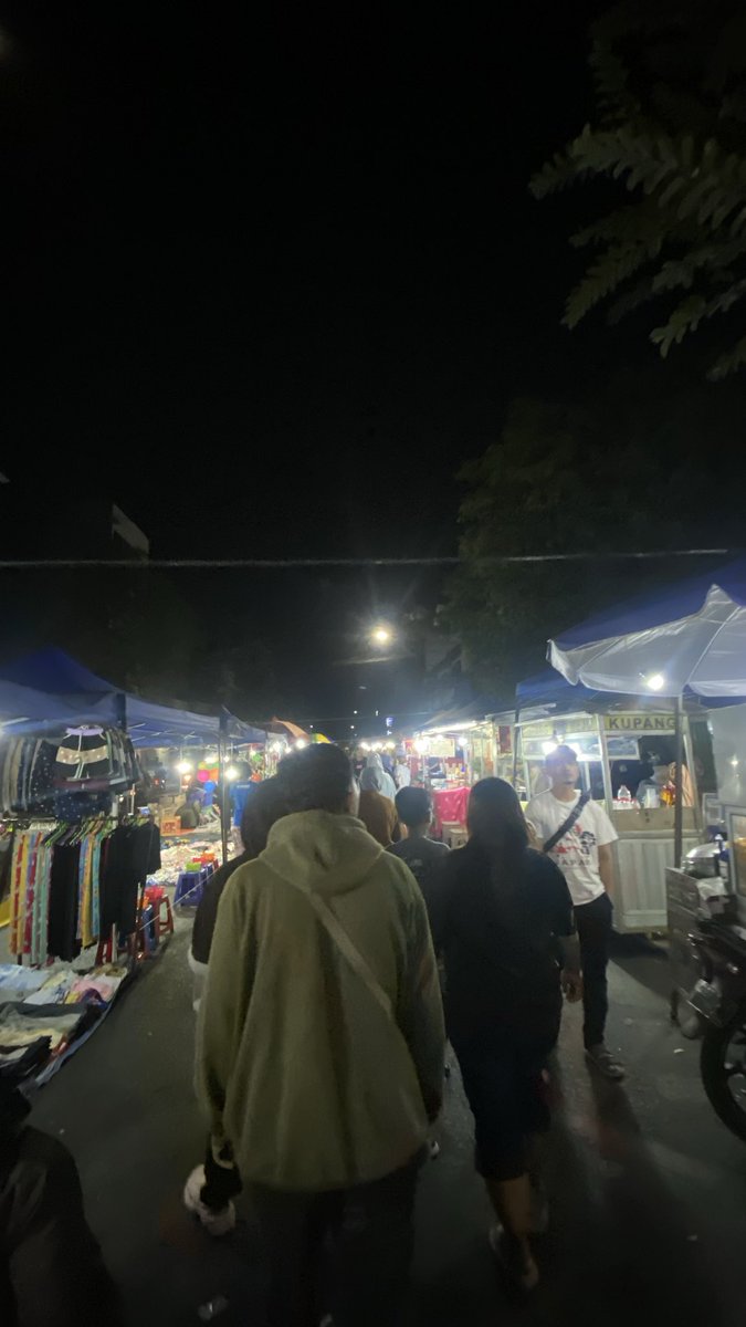 pyozznh's tweet photo. night market selalu menjadi tujuan akhir sebelum pulang kerumah https://t.co/FreMjaZhpu