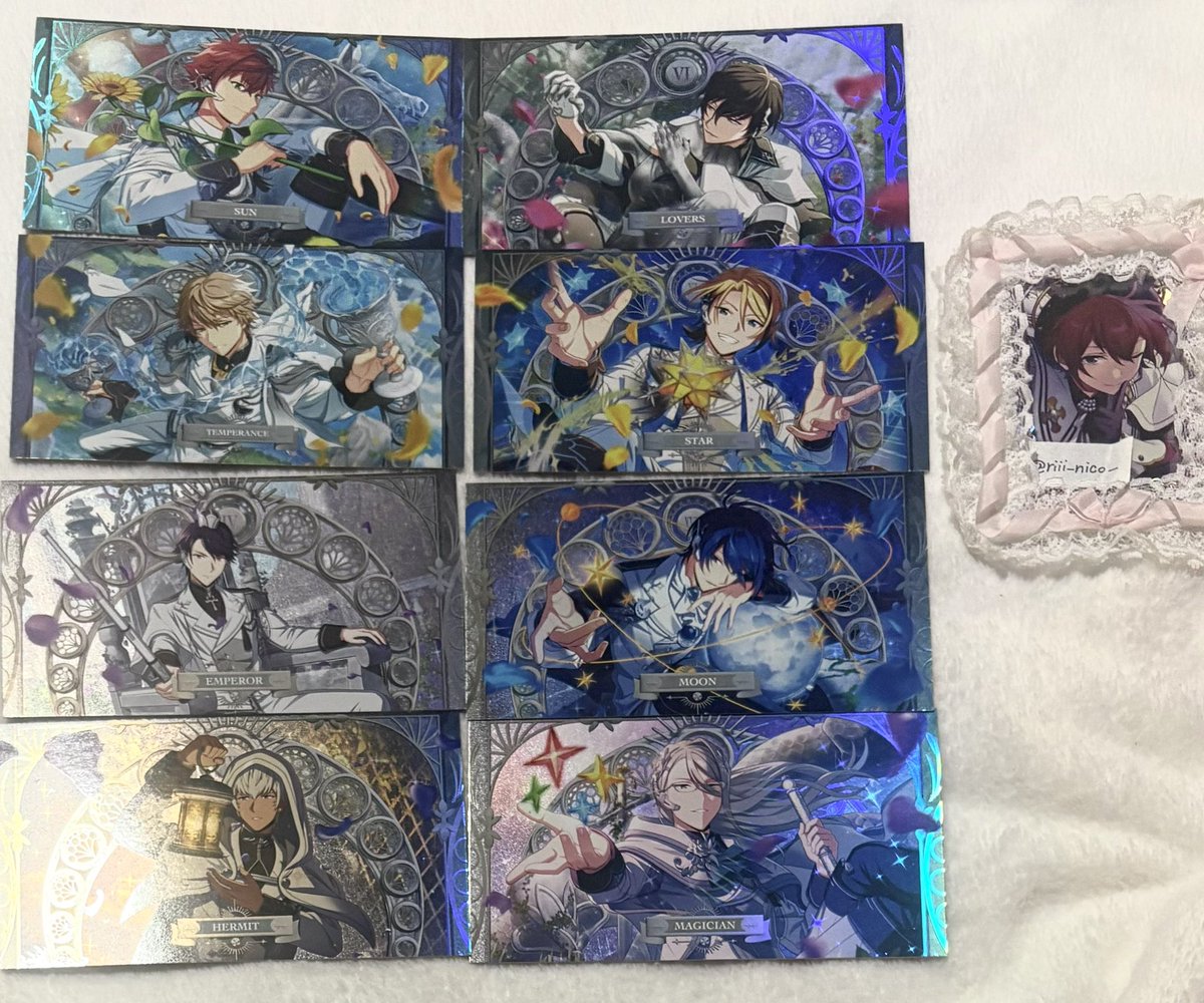 riii_nico_'s tweet photo. 【 譲渡 】 エリオスR タロット風カード 6th Anniversary クリアブロマイド 

譲  アキラ ウィル ブラッド オスカー ♡フェイス ♡ジュニア レン ヴィクター 

求  定価(タロット250/枚)+送料

・郵送でのお取引、譲渡銀行振込
⬇️ https://t.co/G69Bz9MhYn