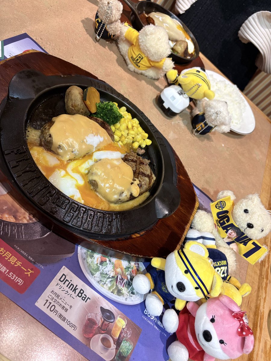 ruuqobk's tweet photo. 開幕戦勝利後の爆ハン🥳
毎回どのコラボも美味しくて次も楽しみ🤤💓 https://t.co/xJAwQBIfJi