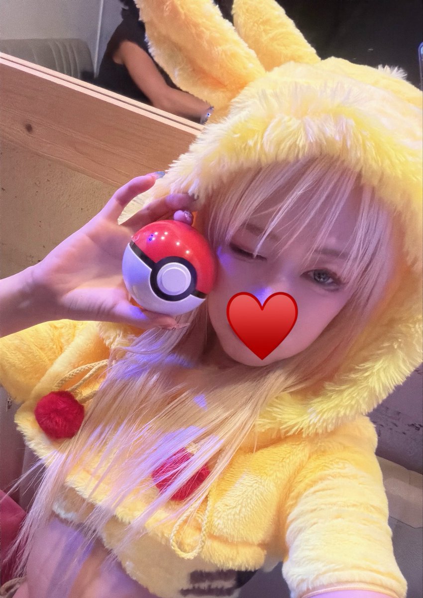 hd_funchan's tweet photo. この前ピカ様で踊ったよ

#ポケカポールダンサー https://t.co/17KZUIupZm