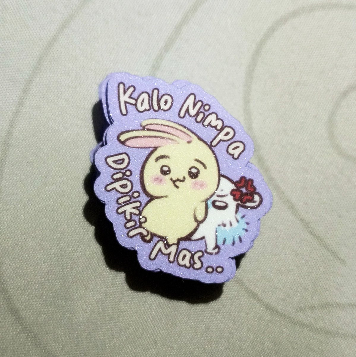 aru0kx's tweet photo. gak boleh duduk disitu mas https://t.co/eH2P6JsNHV